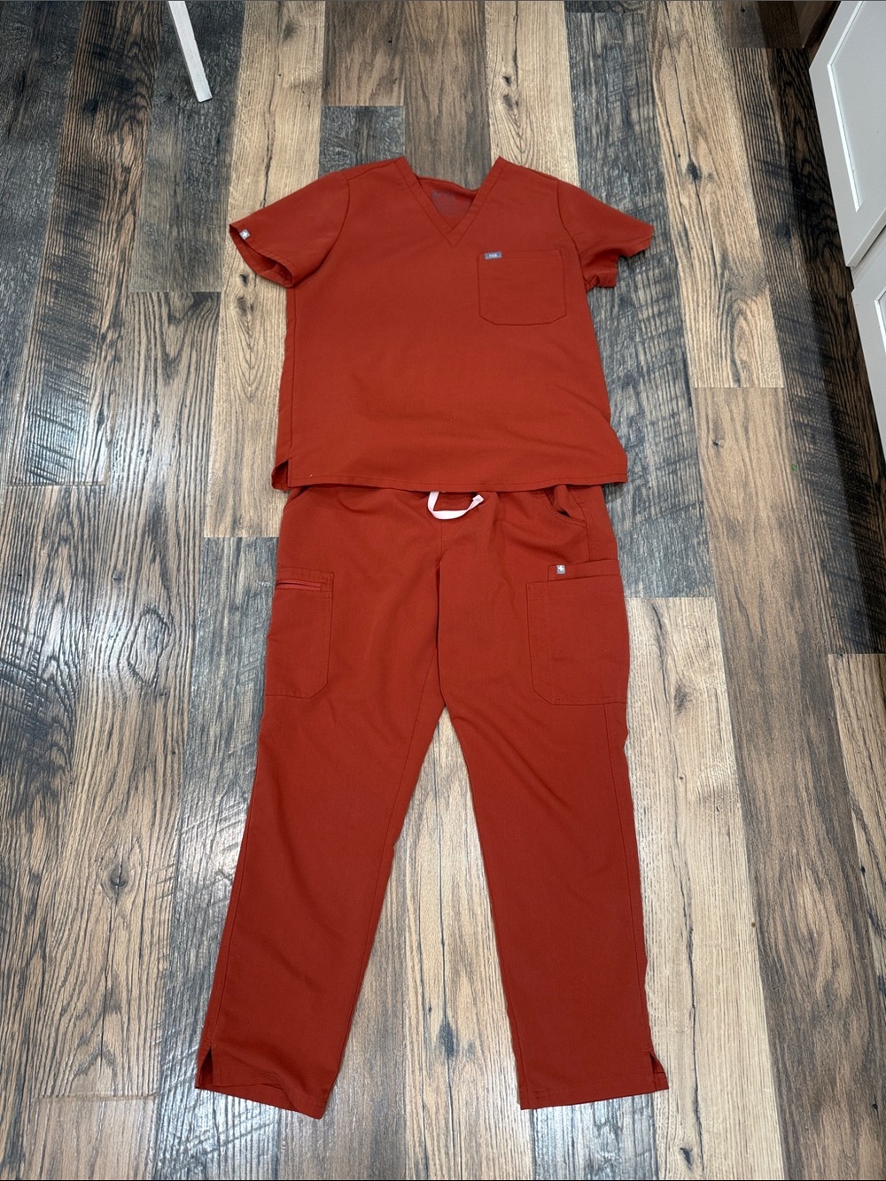 Figs Auburn Scrub Set. Womens size large